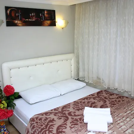 Deniz Aparthotel 3*